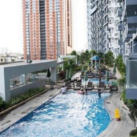 Great View With Balcony In Araneta Center Appartement Manilla Buitenkant foto