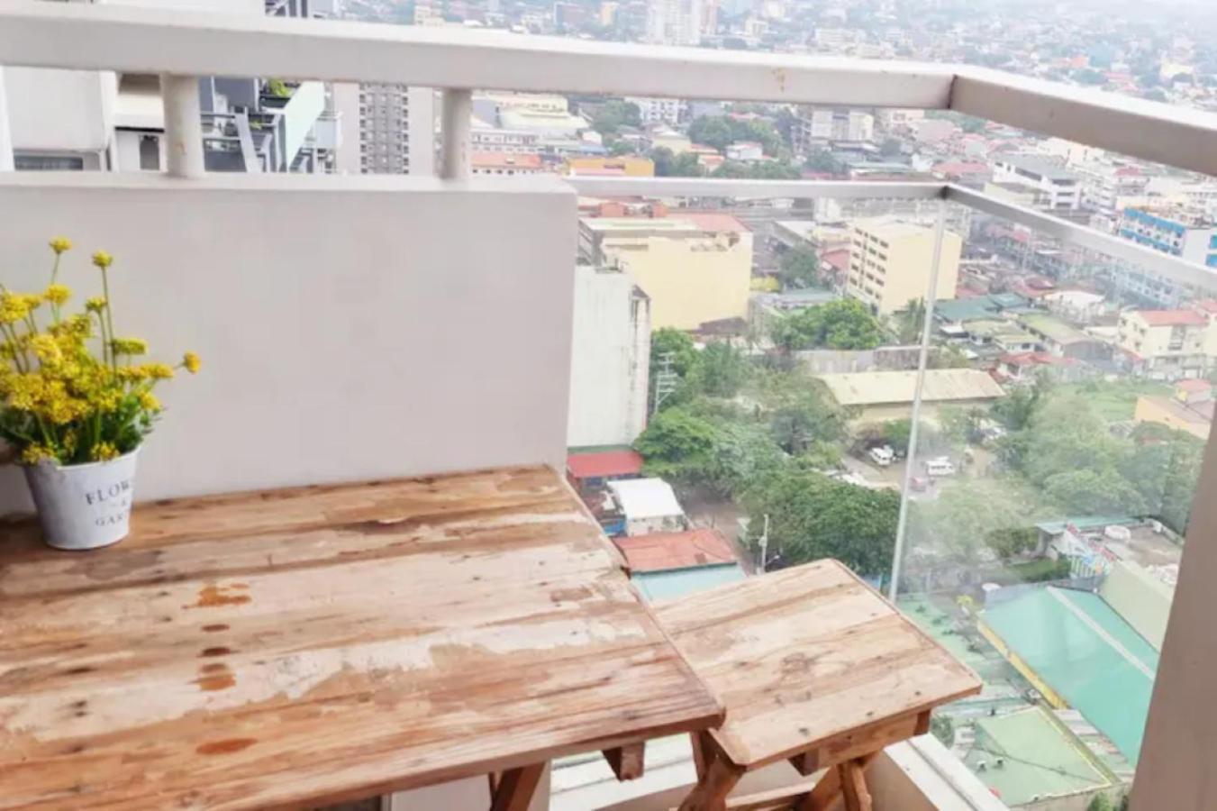 Great View With Balcony In Araneta Center Appartement Manilla Buitenkant foto