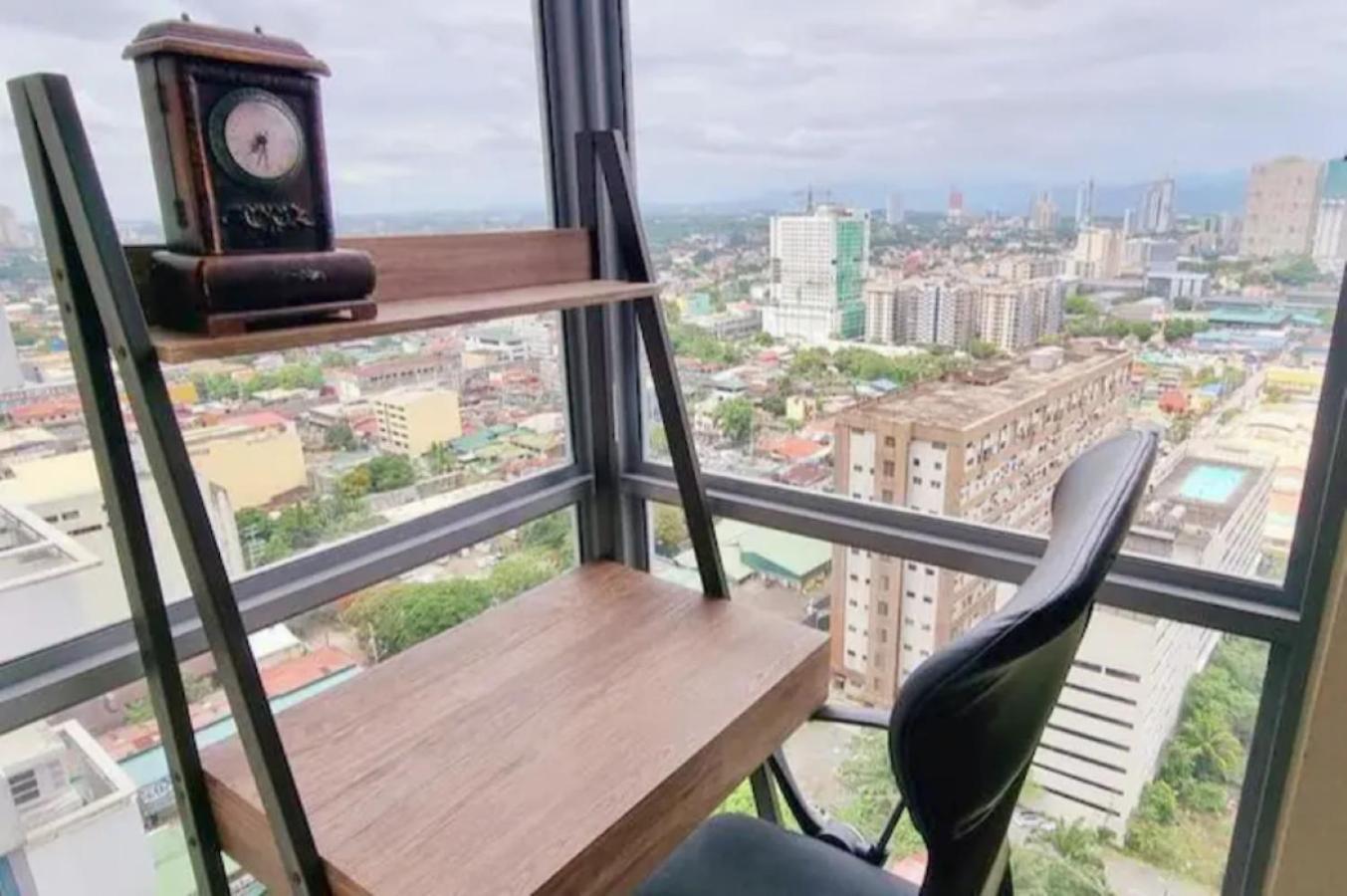 Great View With Balcony In Araneta Center Appartement Manilla Buitenkant foto